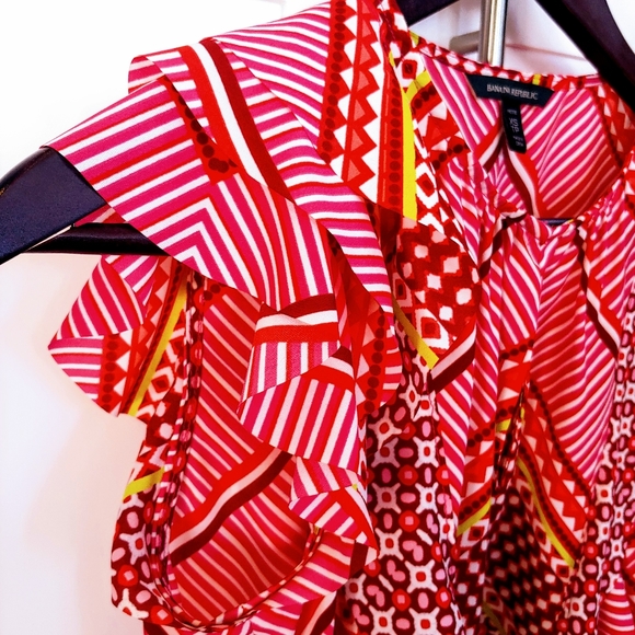 Banana Republic flutter sleeve blouse - Picture 3 of 4